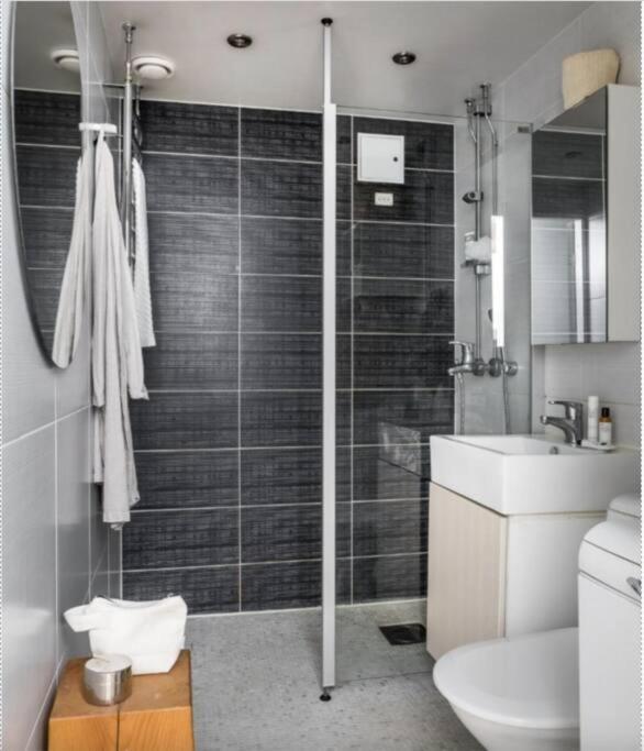 Scandinavian 2-Rooms Apartment City Center เฮลซิงกิ ภายนอก รูปภาพ